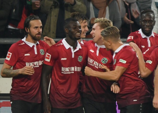 "Hannover 96" komanda pirmoreiz 48 gadu laikā izvirzās Vācijas bundeslīgas vadībā