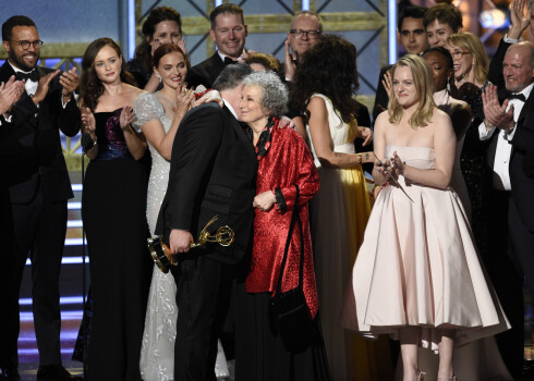 Losandželosā notiekošās "Emmy" televīzijas balvu pasniegšanas ceremonija.