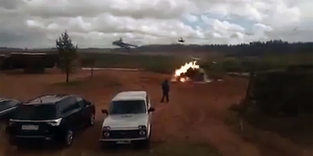 Vājprāts "Zapad 2017" mācībās: helikopters Krievijā izšāvis raķetes uz skatītājiem