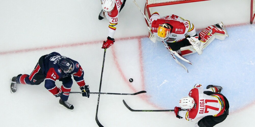 Daugaviņš ar gūtiem vārtiem palīdz "Torpedo" izcīnīt uzvaru pret Kuldas "Kuņluņ Red Star" hokejistiem