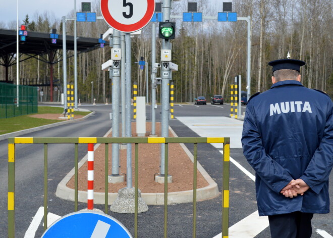 Latvijas muitnieki plāno streiku, ierobežojot transporta kustību robežas šķērsošanas vietās