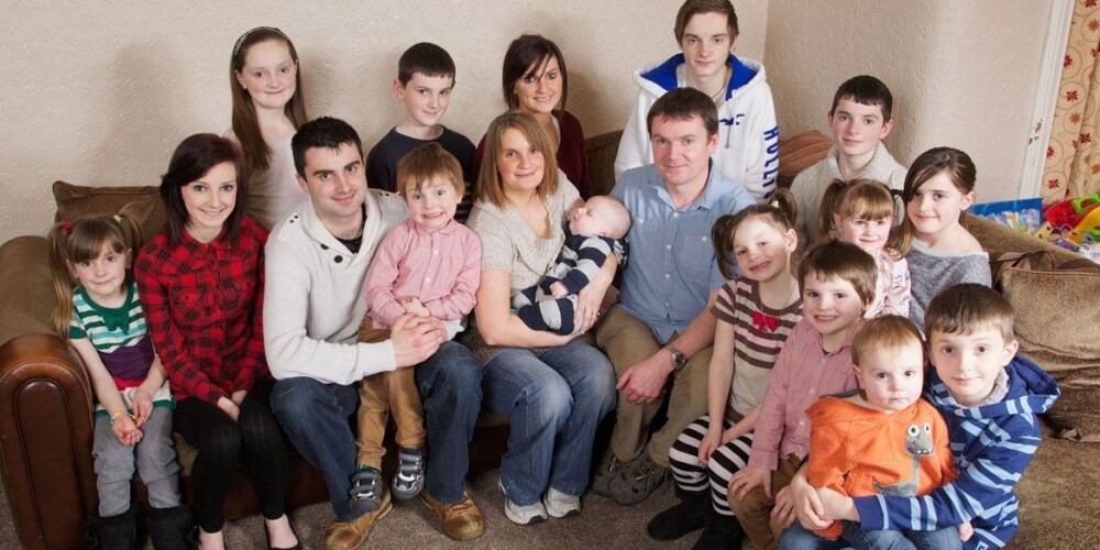 Lielākā ģimene Lielbritānijā: māte piedzemdē jau 20. bērnu