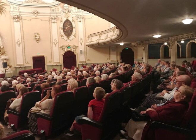 Notiks sezonas otrais senioru seanss kinoteātrī “Splendid Palace”