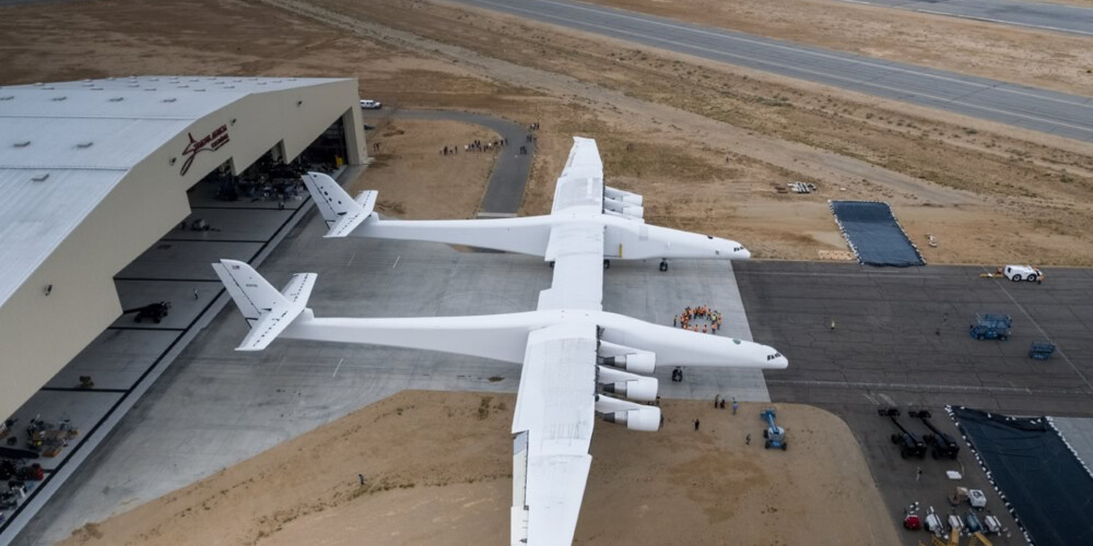 Savam pirmajam lidojumam gatavojas pasaulē lielākā lidmašīna