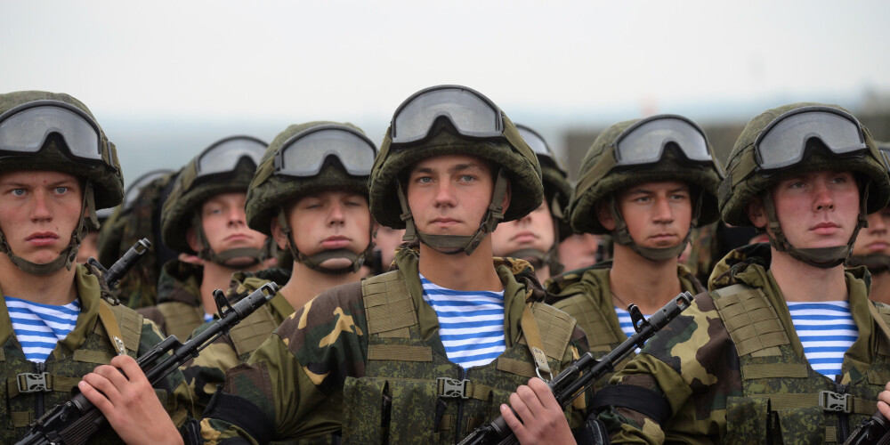 Karavīri mācībās "Zapad".