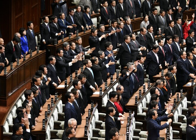 Atlaists Japānas parlaments, un būs pirmstermiņa vēlēšanas