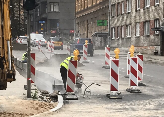 Strādnieku dēļ Rīgas centru pārņem kaitīgi putekļi. Speciālisti: tie var pamatīgi bojāt veselību