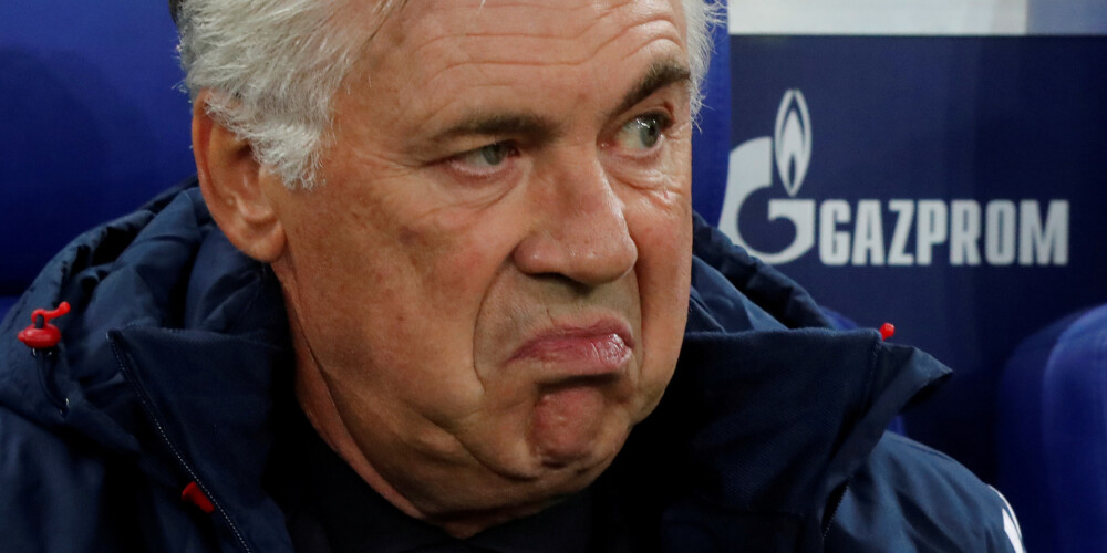 Dienu pēc bezierunu zaudējuma pret PSG no amata atlaiž Minhenes "Bayern" treneri Ančeloti
