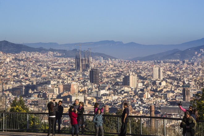 Skats uz Barselonu un Sagrada Familia.