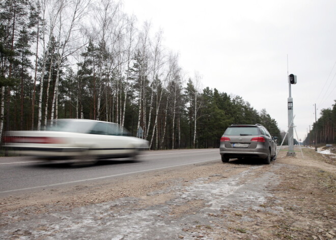 Stacionārie fotoradari kontrolēs, vai samaksāta autoceļa lietošanas nodeva