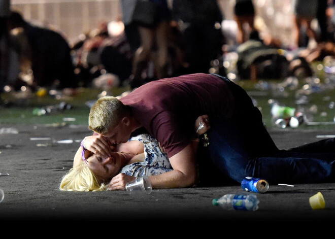 Apšaudē koncertā Lasvegasā vismaz 50 nogalinātie, daudz ievainoto