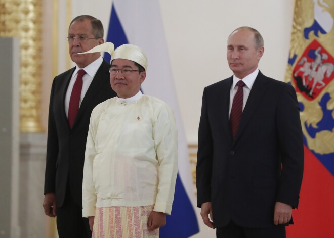 Ārvalstu vēstnieku akreditācijas ceremonija Kremlī.