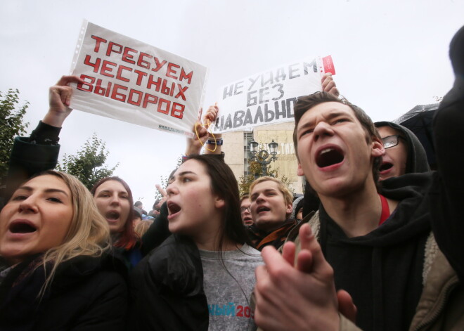 Putina 65. dzimšanas dienā visā Krievijā notiek protesta akcijas