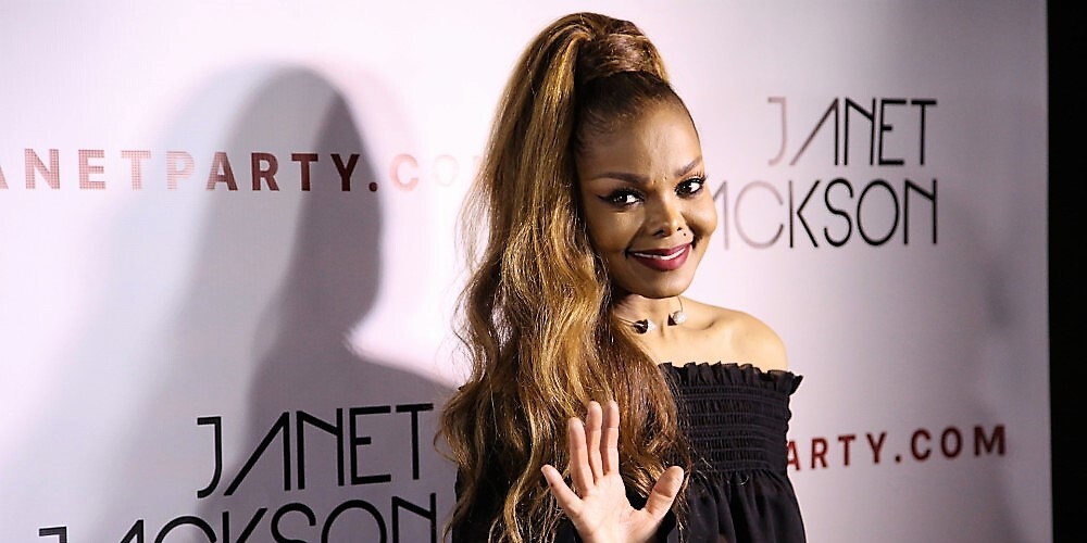 Dženete Džeksone pārsteidz ar jauno figūru.