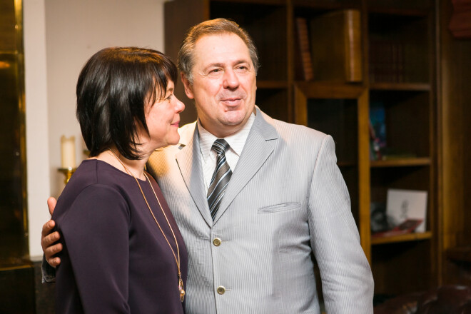 Andra Daņiļenko ar savu jauno mīlestību Evu Liepiņu.