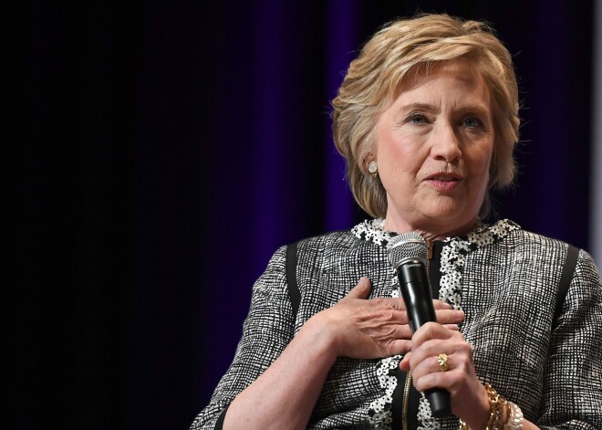 Klintone šokēta par Vainstaina skandālu