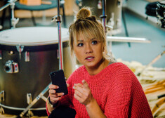 Aija Andrejeva dziesmas "Tu mani sauc" ierakstā.