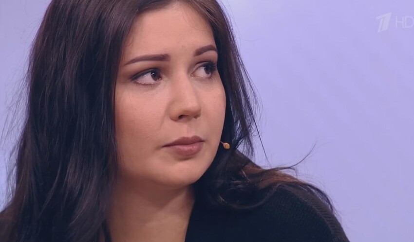 Сосет любовнику в машине Сосет любовнику в машине