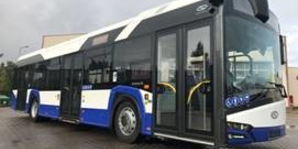 “Rīgas satiksmei” piegādāti jauni “Solaris Urbino” autobusi