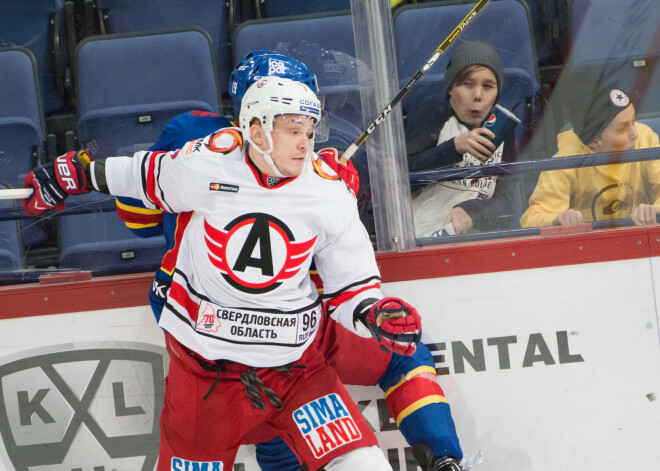 Vēl viens kautiņš komandas iekšienē - šoreiz KHL