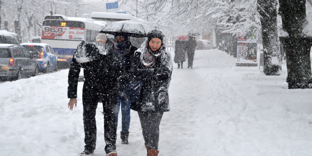 Līdz pirmajam sniegam vairs nav ilgi jāgaida: Latvijas sinoptiķi jau izteikuši prognozes