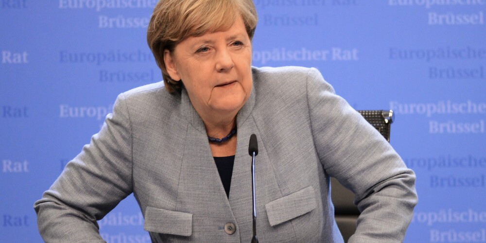 Merkele aicina valstu līderus nesteigties lemt par Eiropas Savienības nākotni