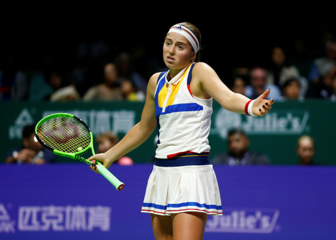 Ostapenko cieš zaudējumu karjeras pirmajā WTA sezonas noslēguma turnīra mačā