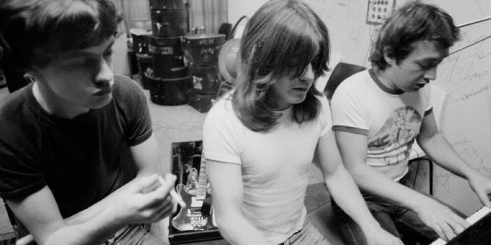 Miris viens no rokgrupas “AC/DC” dibinātājiem Džordžs Jangs