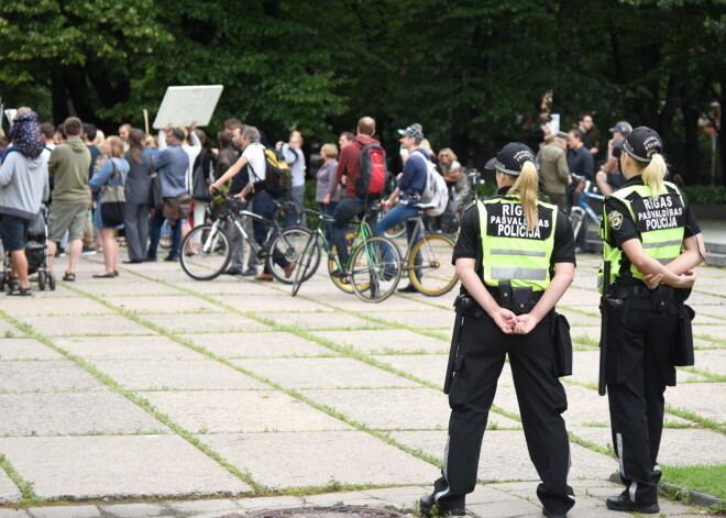 1,70 m gara grieķu policiste uzvar Eiropas Tiesā par diskriminēšanu auguma dēļ