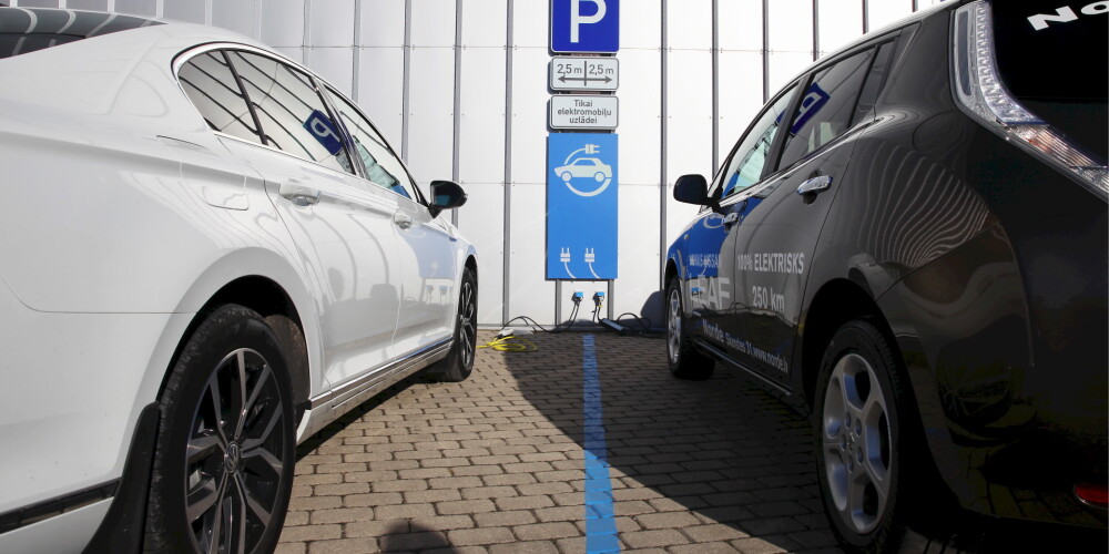 Elektromobiļu uzlādes vieta pie izstāžu centra "Ķīpsala".