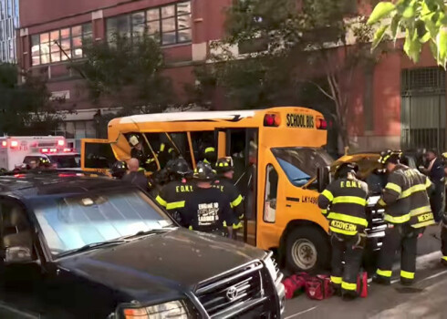 Uzbrukumā Manhetenā cietis arī autobuss ar skolēniem