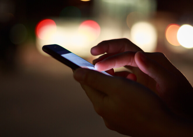 Видео дня: студентка разделась догола ради iPhone 7