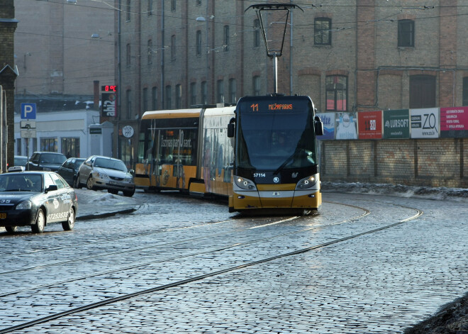 Tramvajs ir dabūts atpakaļ uz sliedēm. 11. maršrutā kustība atjaunota