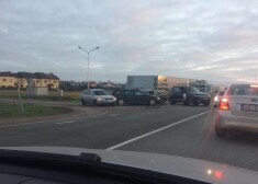 FOTO: avārijā Mārupē šorīt saskrējušās 4 automašīnas