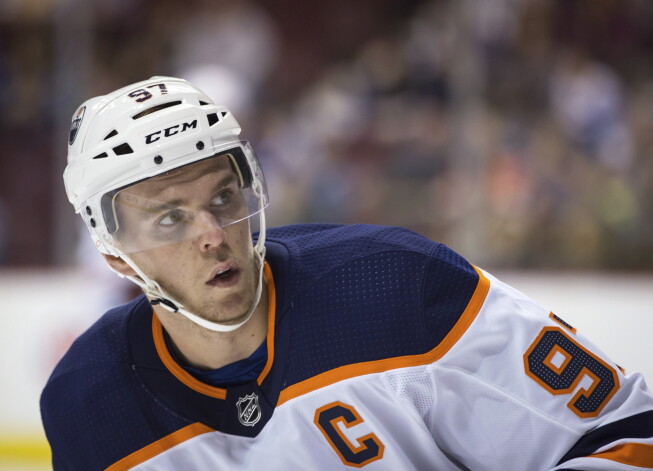 Drīz vien nekas nebūs vairs jārēķina, jo Konors Makdeivids tiešām būs vislabāk atalgotais hokejists NHL.