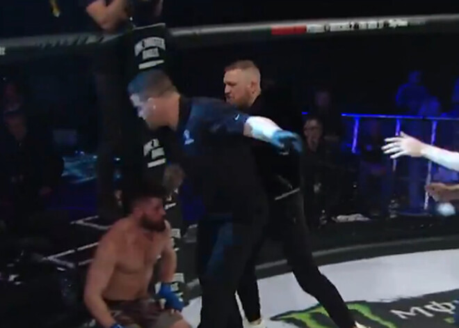 VIDEO: Slavenais MMA cīkstonis Makgregors gandrīz sakaujas ar tiesnesi