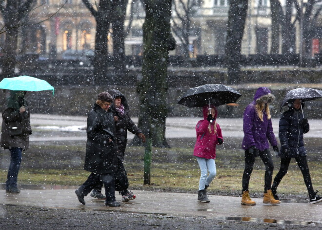 Svētdien Latvijas lielākajā daļā gaidāms nepatīkams laiks