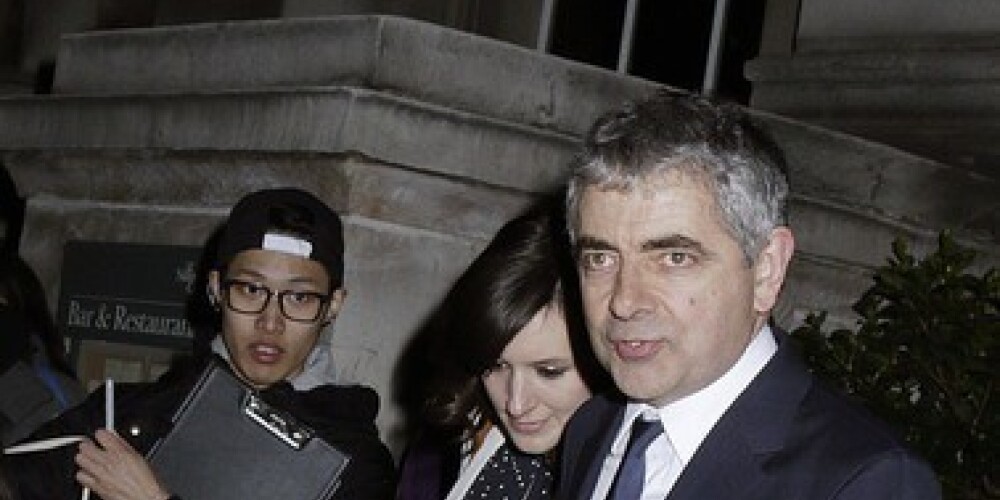 Rovans Sebastians Atkinsons (dzimis 1955. gada 6. janvārī) ir britu komiķis, plašāk pazīstams kā Mistera Bīna lomas atveidotājs tāda paša nosaukuma komēdijseriālā (1990—1995) un Edmunds Melnā čūska (Edmund Blackadder) seriālā "Melnā čūska" (1983—1989). No 2016. attēlo titullomu TV detektīvseriālā "Komisārs Megrē".