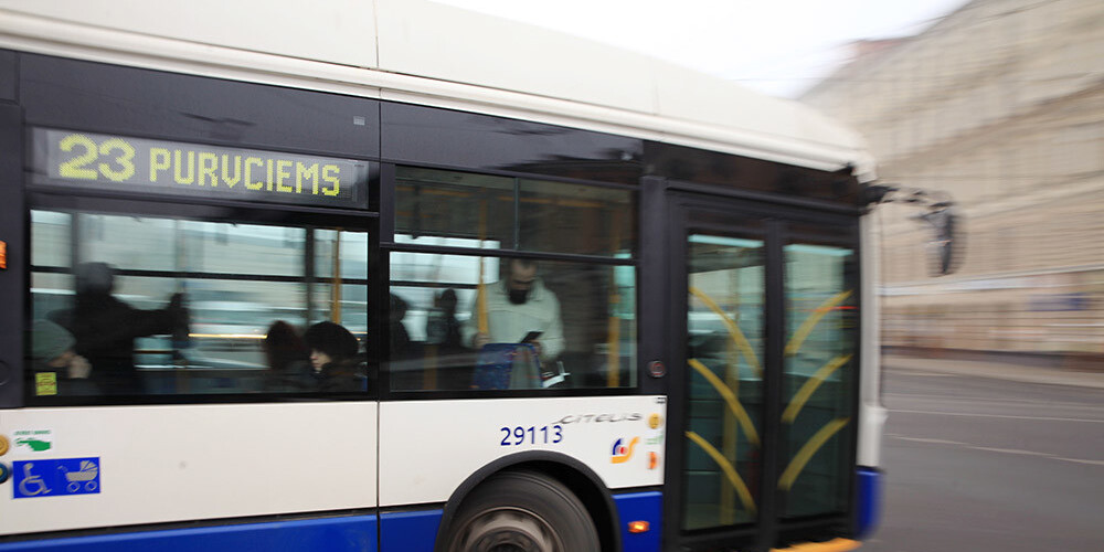 18.novembrī sabiedriskais transports Rīgā būs bez maksas; svētku laikā nodrošinās papildus reisus