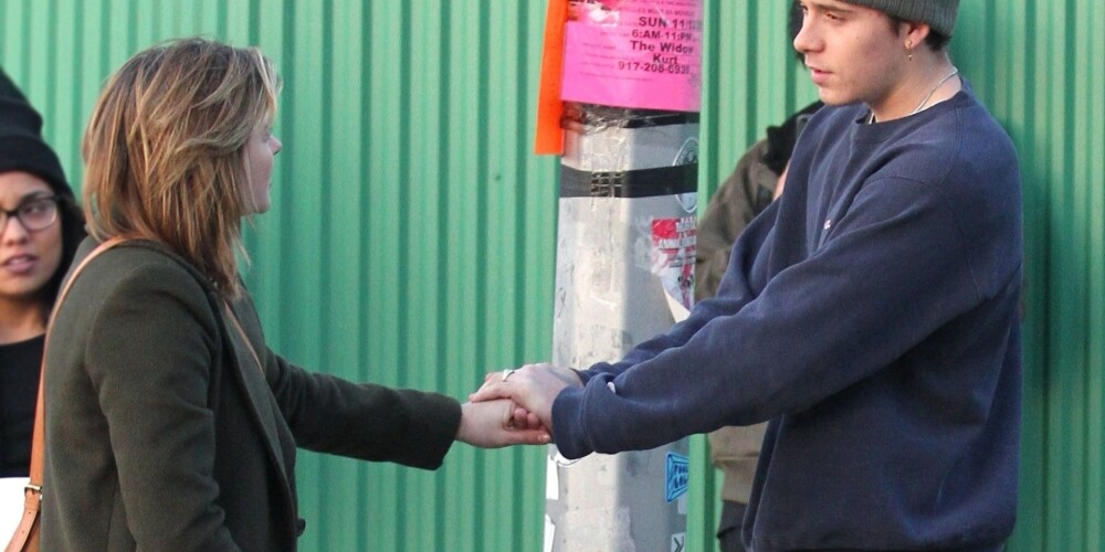 Бруклин Бэкхем навестил Хлою Морец на работе