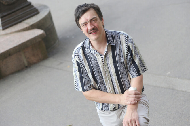 Ideālas veselības pamats ir maz ēst un turēt skaidru galvu. Sevi jākontrolē gan fiziskajās, gan emocionālajās izpausmēs. Liela daļa cilvēku ir profesionāli īgņas, citu apspriedēji un nosodītāji.