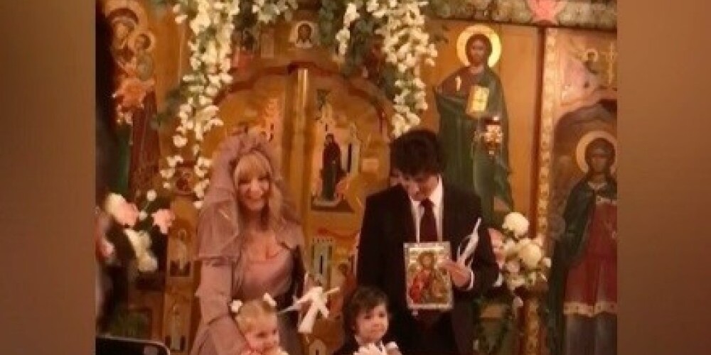 Sešus gadus pēc kāzām Pugačova un Galkins savu savienību nostiprina Baznīcā