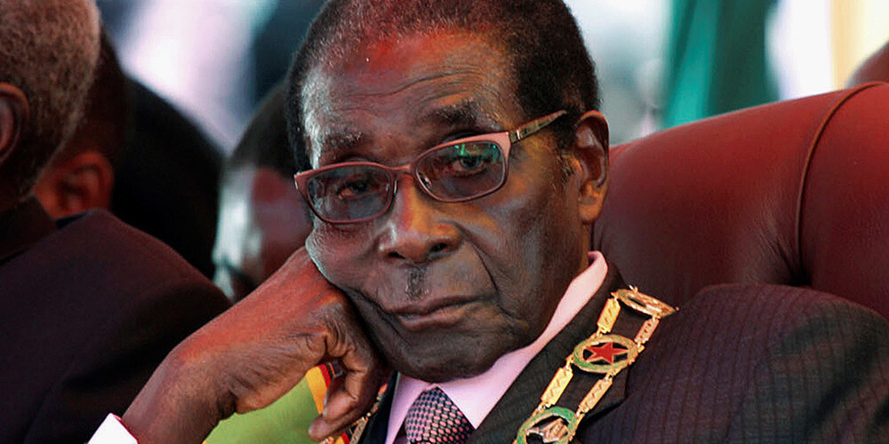 Zimbabves prezidenta partija svētdien apspriedīs iespēju atsaukt Mugabi no amata