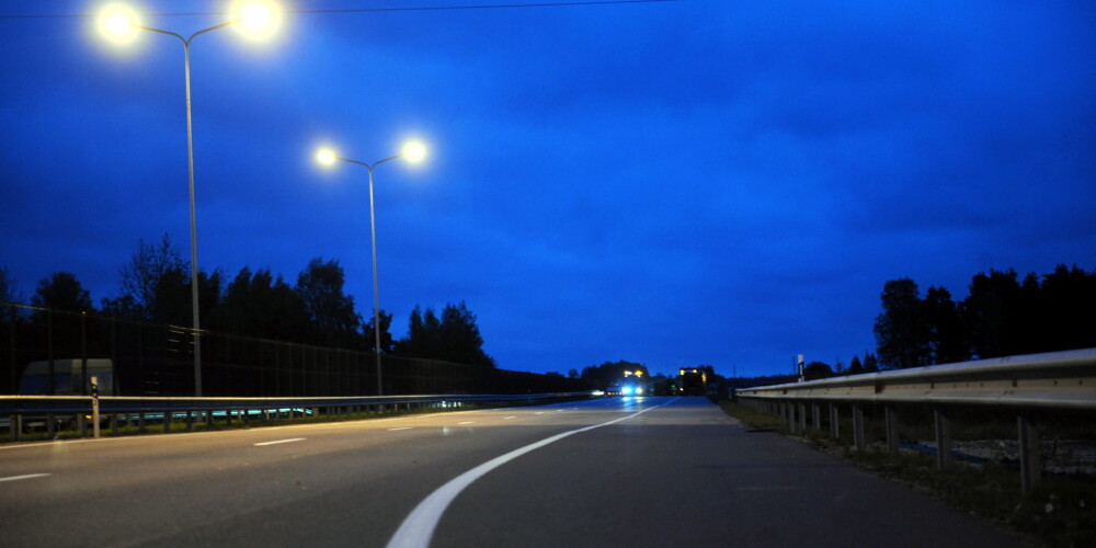 Гонщики в Латвии: автоводитель мчался по Даугавпилсскому шоссе со скоростью 213 км/ч