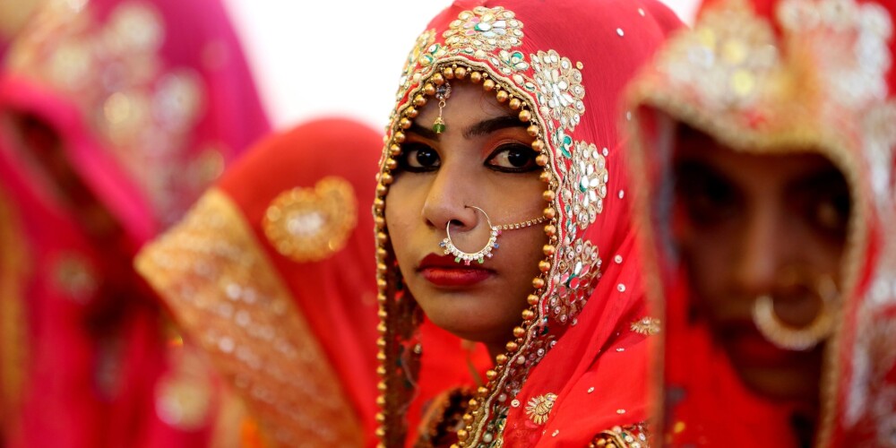 Masu kāzas Indijā, kur izprecinātas nabadzīgās musulmaņu meitenes. FOTO