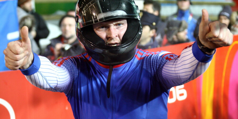 Krievu bobslejists Zubkovs, kuru pašu vaino dopinga lietošanā, skeletonistu diskvalifikāciju nosauc par klaunādi