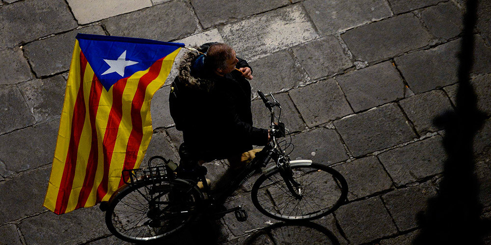 "Eiropa, atmosties! Palīdzi Katalonijai," separātisti aicina uz protestu Briselē