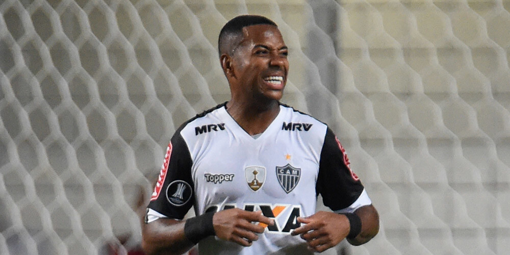 Brazīliešu futbola zvaigznei Robinju par izvarošanu piespriesti 9 gadi cietumā