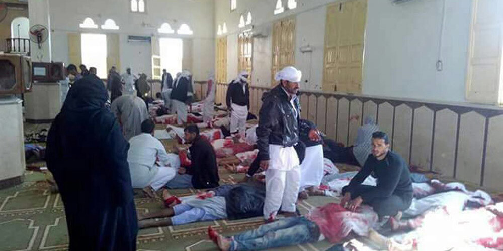Uzbrukumā mošejai Sīnāja pussalā nogalināti 235 cilvēki