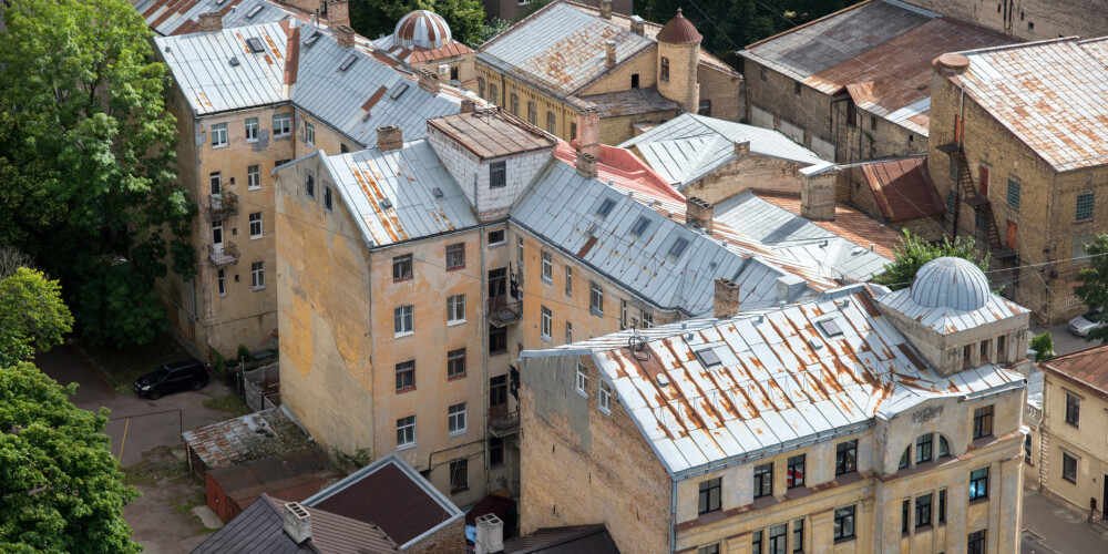 Kam Rīgā draud "buržuju nodoklis" jeb - pirmskara māju iemītniekiem jāielūkojas zemesgrāmatā